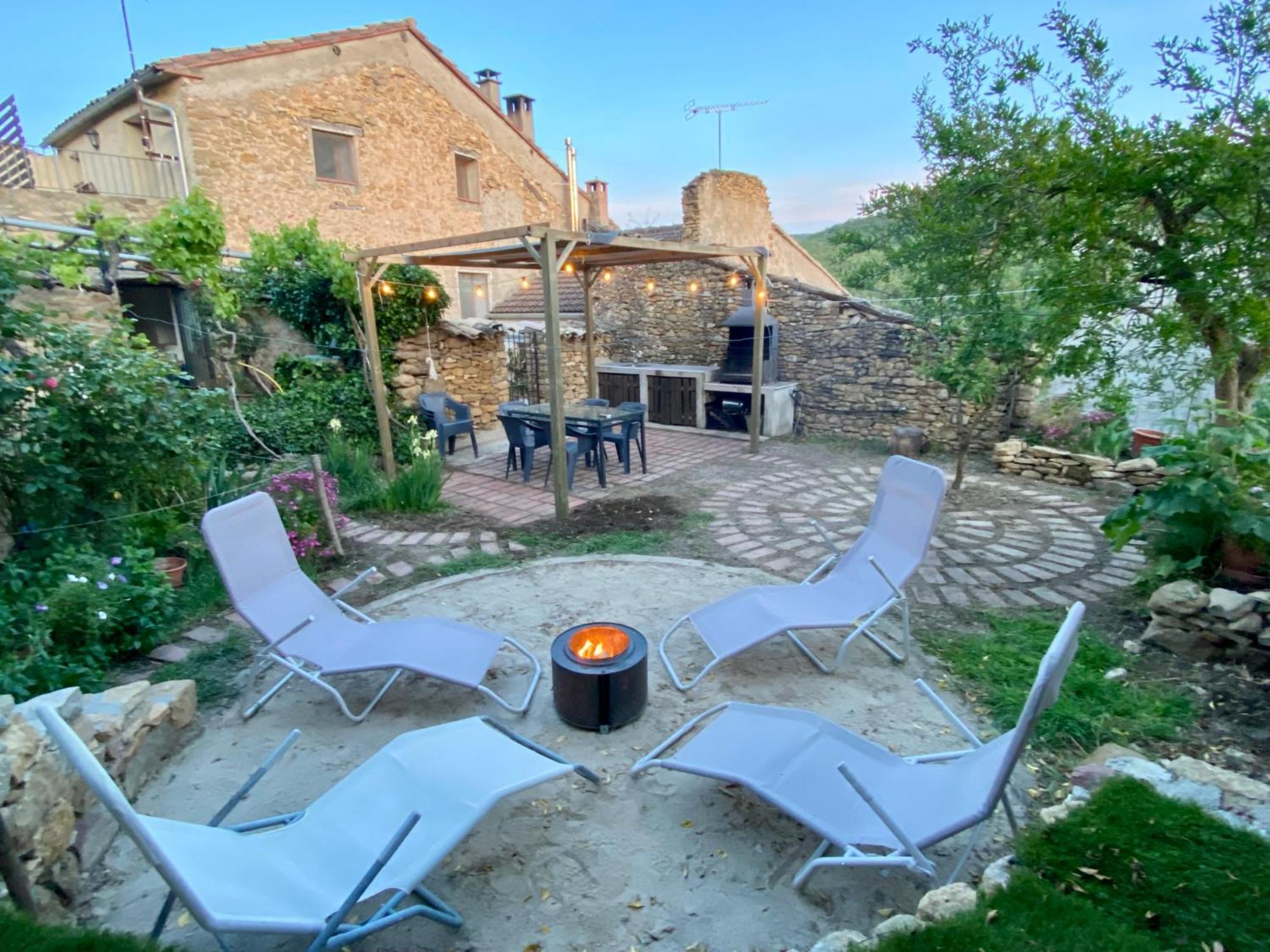 Casa Acollidora I Familiar Amb Jardi I Barbacoa Villa Ager Buitenkant foto